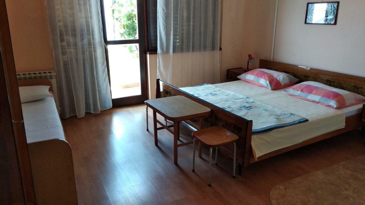 Apartment Ivo Veliko Brdo Макарска Экстерьер фото