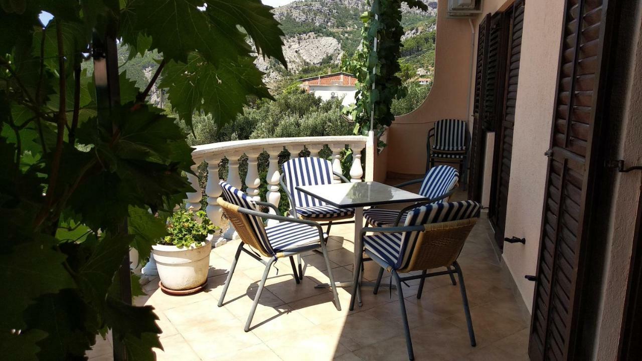 Apartment Ivo Veliko Brdo Макарска Экстерьер фото